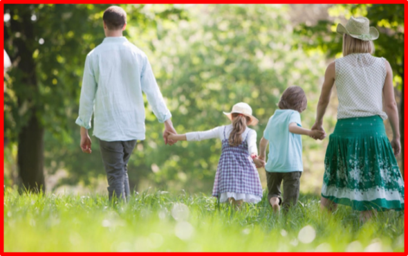 Des parents désireux de réussir l’éducation de leurs enfants n’ont pas droit à une seconde de distraction : Parce que, la réussite scolaire, sociale et professionnelle d'un enfant implique souvent plus d'investissement que ce qu'il paraît. Cela implique d'investir votre temps, votre amour et votre affection pour vos enfants, d'investir dans leur hygiène corporelle, leur environnement de travail, d'investir vos finances… The Bridge MAG. Image