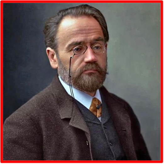 Émile Zola (1840 – 1902)« […] C’est l’équilibre des ventres vides, la condamnation perpétuelle au bagne de la faim. » Germinal. Le 2 avril 1884, réfugié dans sa maison de campagne de Médan, en Seine-et-Oise, Émile Zola écrit les premières lignes de son treizième roman de la série des Rougon-Macquart, Germinal. Germinal tire son nom d'un mois de printemps du calendrier républicain français. Germinal (le 13e roman) a été classé comme le meilleur roman de la série Les Rougon-Macquart des 20 volumes. Il est le roman de la lutte des classes par excellence, de la révolte sociale et plaide en faveur des exploites de la mine. Émile Zola est considéré comme la figure de proue du courant naturaliste en littérature française. Plus poussé encore que le réalisme, le naturalisme souhaite peindre le monde avec un souci du détail qui amène le genre romanesque aux portes du documentaire historique. The Bridge MAG. Image 