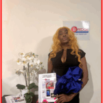 Mais la mort est là pour nous rappeler à quel point nous sommes tous vulnérables en tant qu’êtres humains. Il semble que l’Univers Bénévole chuchote aux oreilles humaines que peut-être, nous en tant qu’humains, si nous guérissions la cupidité et le mal en nous, nous pourrions peut-être percer le secret de la vie ! A Halloween, déguisez- vous en mort, mais n’allez pas jusqu’au bout de la métaphore ! Quoi que vous fassiez pour Halloween, la Toussaint ou le Jour des morts, que ce soit : en famille, en solitaire, entre amis (ies), entre collègues, en flirt, en couple, en amoureux ou avec votre fiancé (e), The Bridge Magazine vous souhaite une belle aventure imaginaire aux pays des morts. Ne laissez pas la célébration d’un soir d’Halloween être prémonitoire pour vous : Ne laissez pas que votre soirée prenne une fin macabre digne d’une tragédie shakespearienne donc la conclusion implique généralement la mort. The Bridge MAG. Image