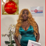 Ce décembre, The Bridge Magazine a souhaité : Joyeux Noël à tous les garçons et à toutes les fillettes du monde entier ! Nous espérons que les Droits de l’Homme, les gouvernements du monde entier, le libre arbitre, la justice, l'ingéniosité et la solidarité humaine permettront à la planète toute entière de nourrir et de soigner les enfants, de leur permettre de s'épanouir et de réduire l’énorme fossé entre les générations actuelles et futures. The Bridge MAG. Image